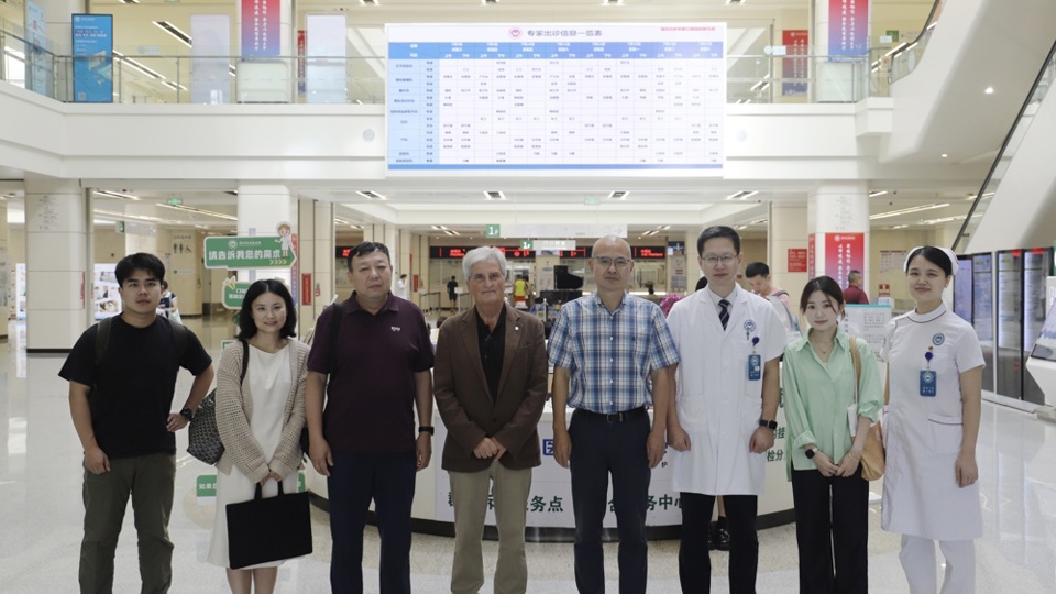 罗马萨皮恩扎大学校长Bruno Botta教授访问暗网禁区-找暗网禁区最新高质量福利视频
及总医院